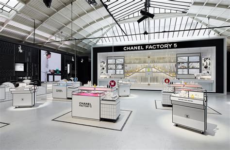 chanel prix d usine|Chanel Factory 5 : La spectaculaire usine beauté de Chanel à .